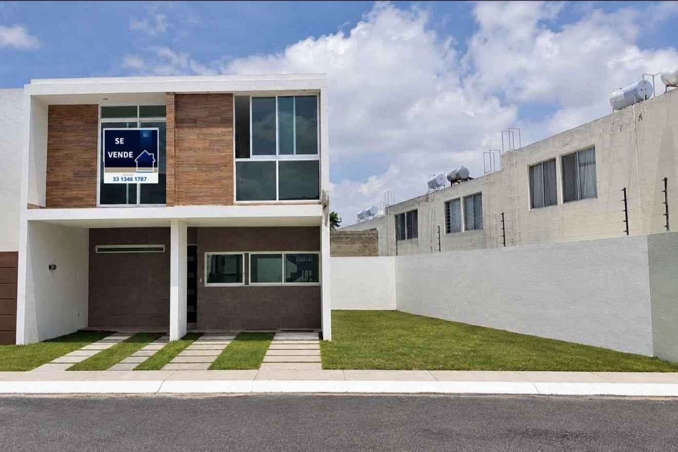 CASA EN VENTA EN JARDINES DE LA PRIMAVERA, MARIANO OTERO