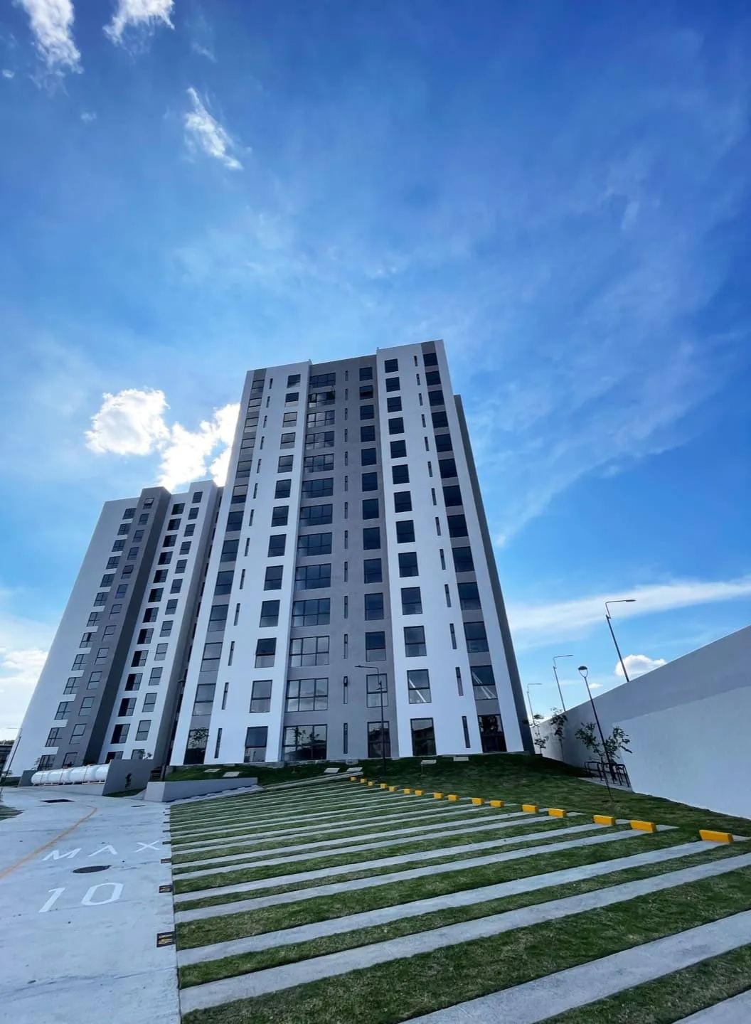 DEPARTAMENTO EN VENTA STELAR BOREALES, ZONA VALDEPAÑAS.